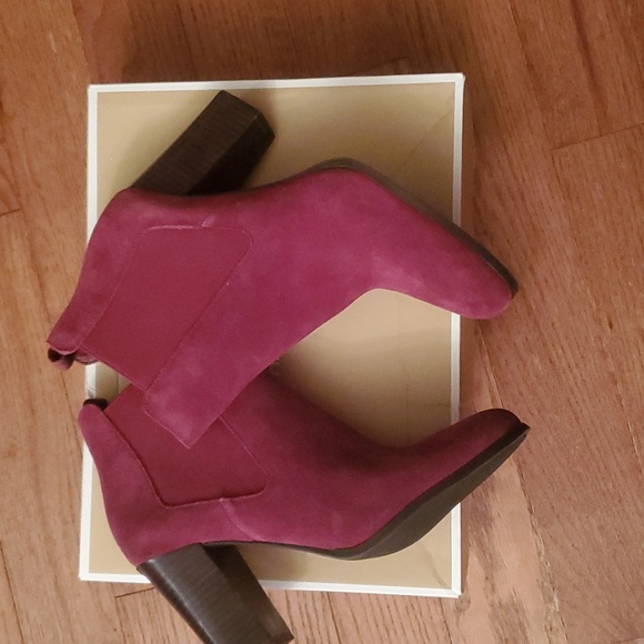 NEW MICHAEL Michael Kors Women's Lottie Bootie Suede Dark Berry  Size 10M - Picture 6 of 10